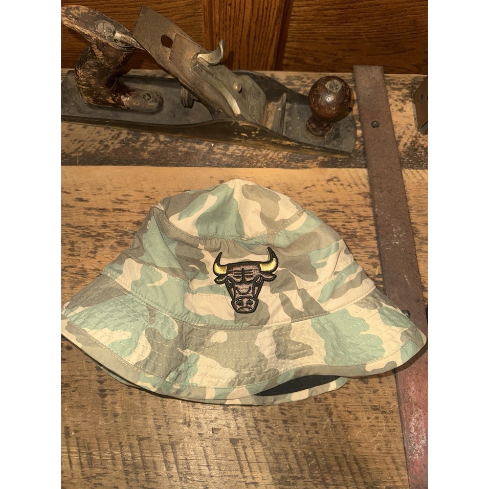 Mitchell And Ness Chicago Bulls Bucket Hat Size L/XL Camo Embroidered Alternate